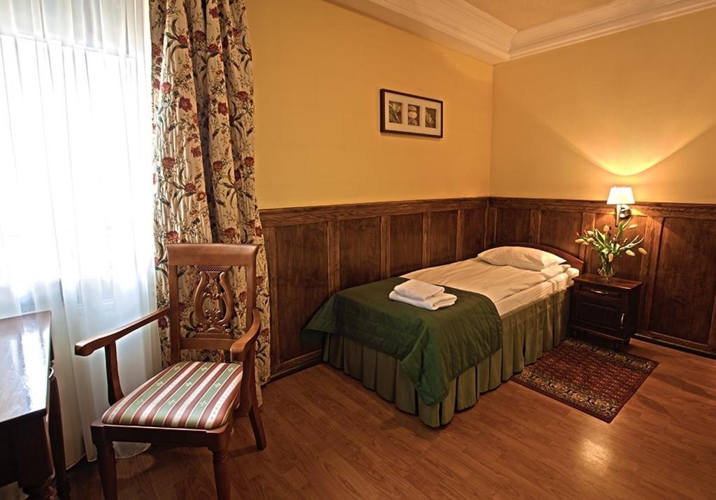 Hotel Kresowianka Konin  Rom bilde